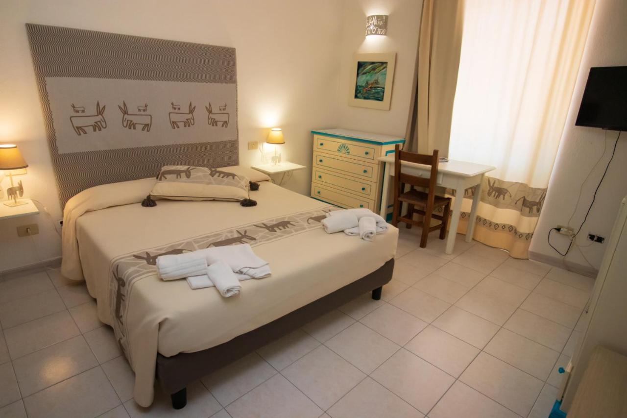 Hotel Canne Al Vento Santa Teresa Gallura Buitenkant foto