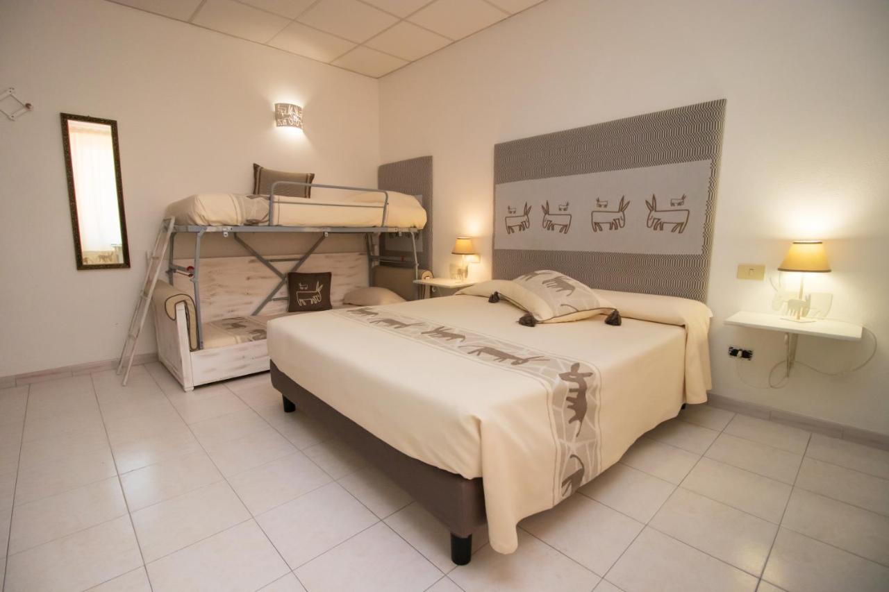 Hotel Canne Al Vento Santa Teresa Gallura Buitenkant foto