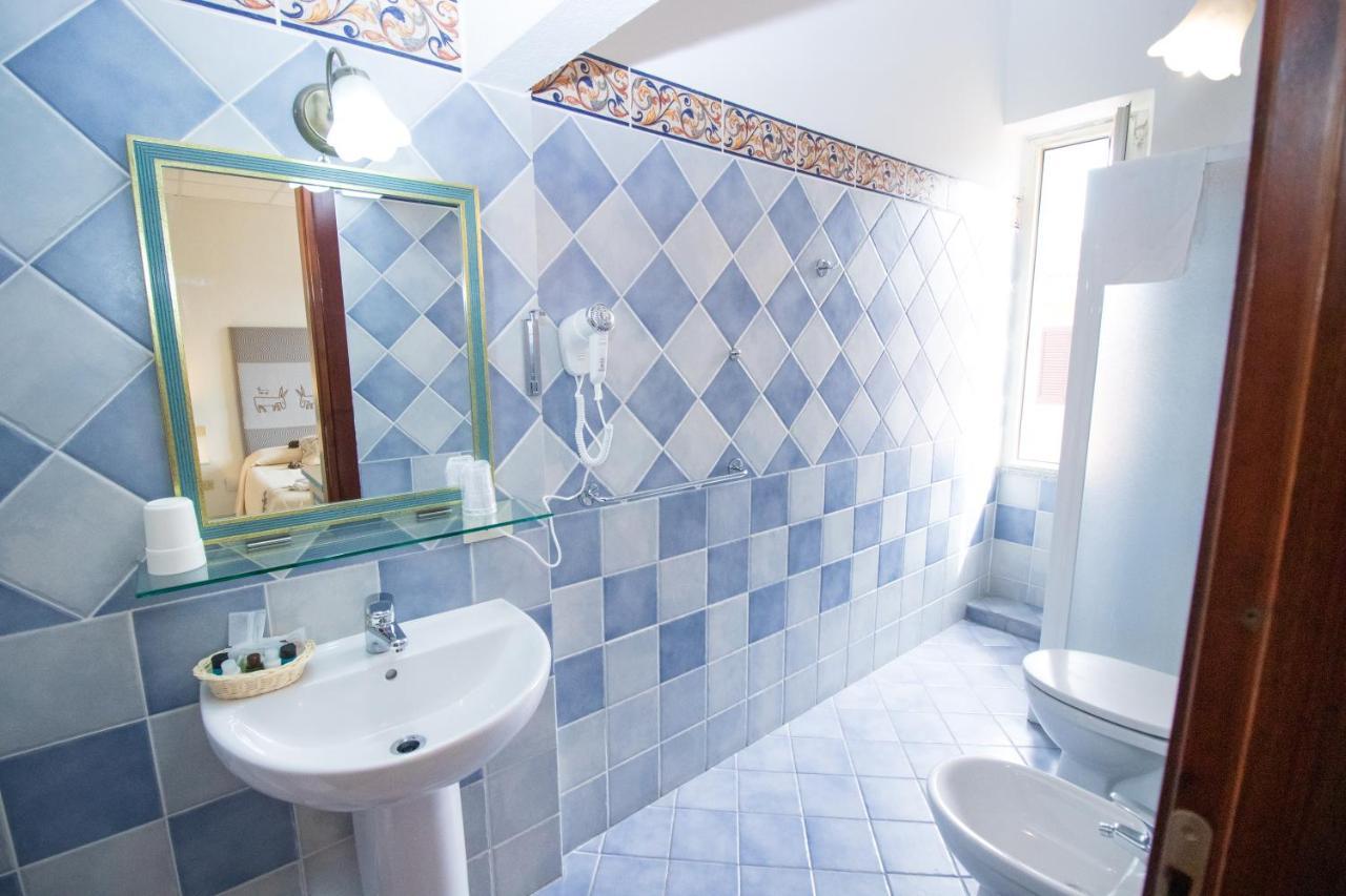 Hotel Canne Al Vento Santa Teresa Gallura Buitenkant foto