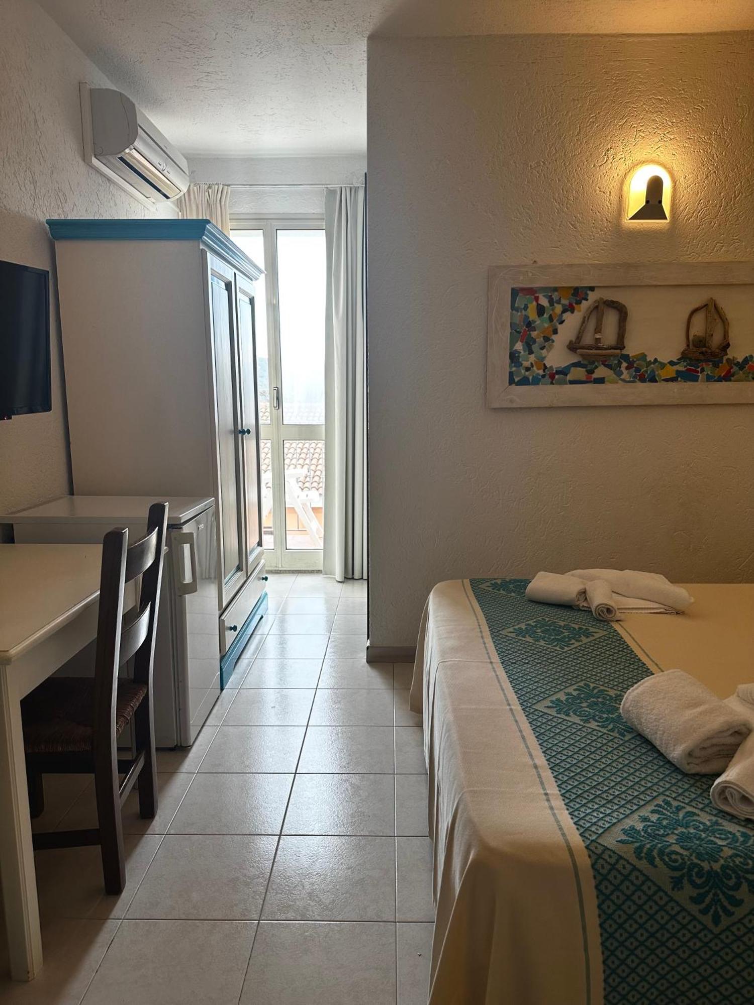 Hotel Canne Al Vento Santa Teresa Gallura Buitenkant foto